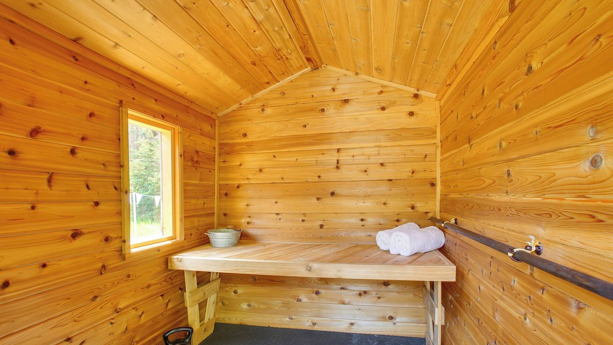 Interlochen Cottage | 'The I House' Interlochen Home w/Sauna, Fireplace