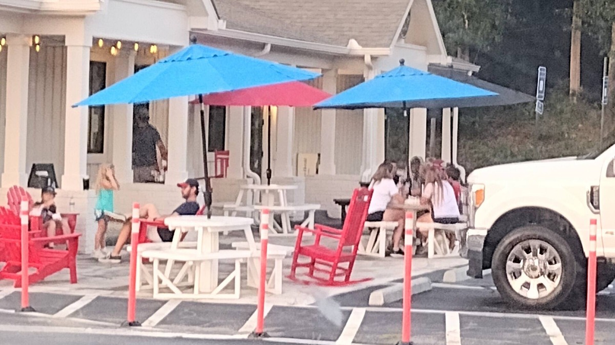 Newnan House | The Ice Cream Get-A-Way/Downtown Historic Newnan GA/Xbox 360 & Pool Table