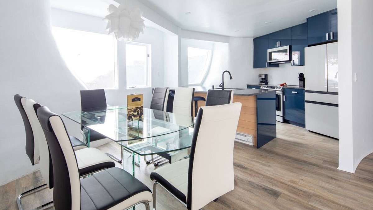 Intermountain Condo | THE ICONIC Vail Ski Dome with Amazing Views, New remodel. Free Parking at Vail