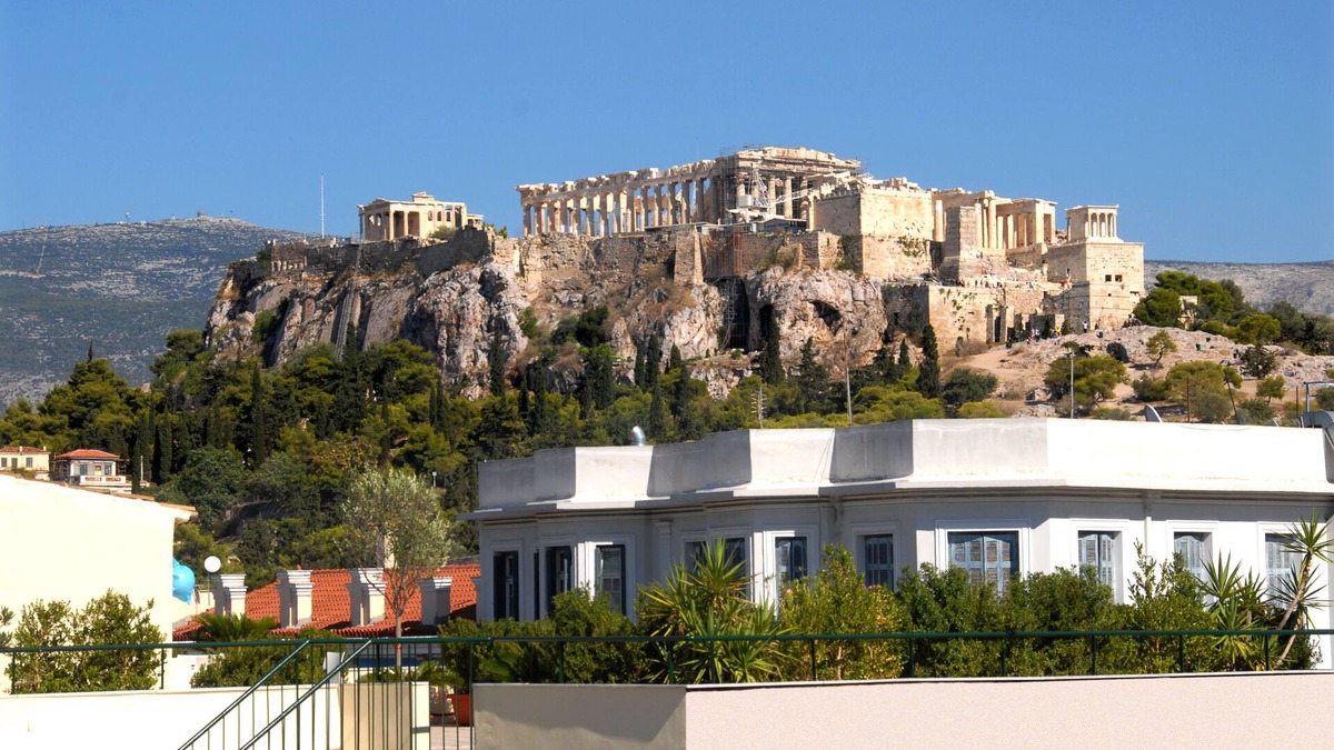 Thissio Apartment | The ideal house at the foot of Acropolis.