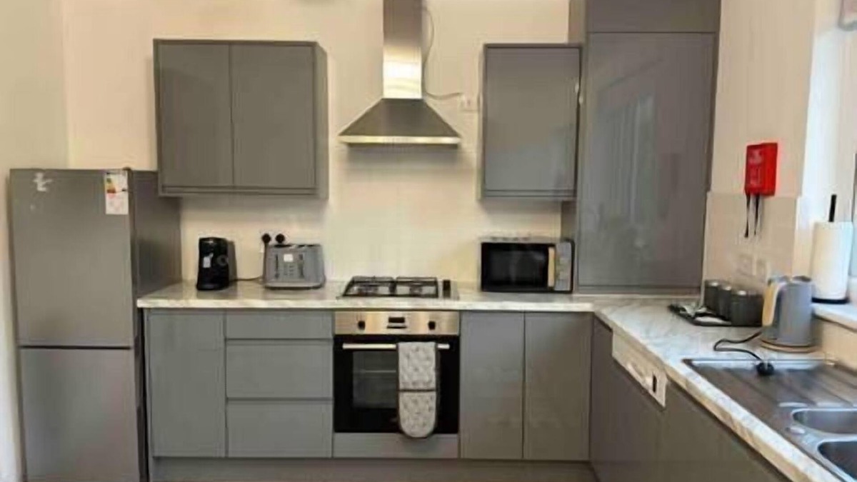 Rednal House | The Ideal Spacious Home