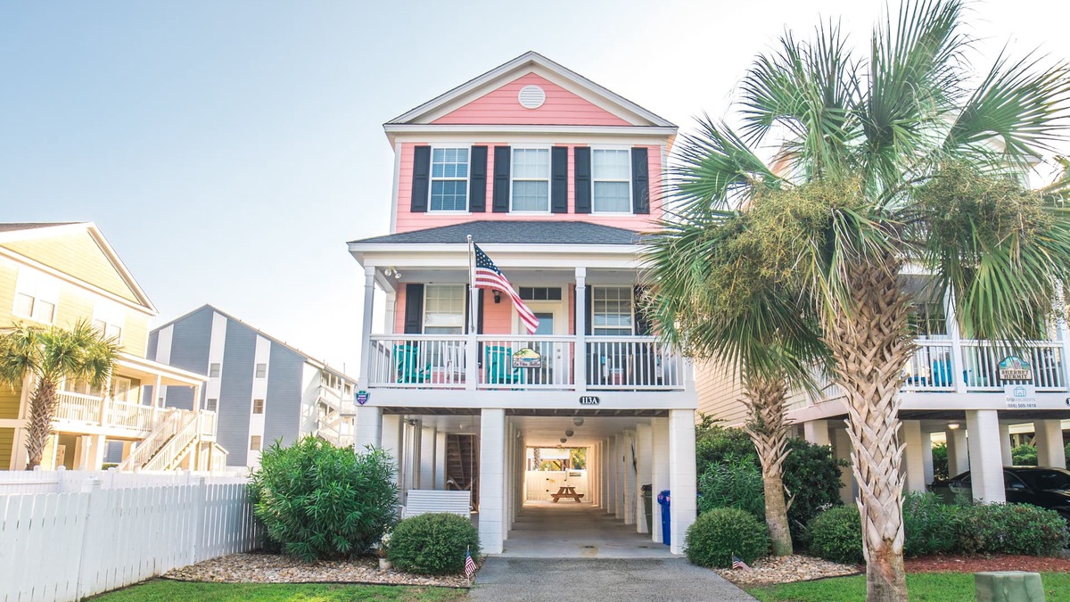 Surfside Beach House | The Ideal Vacation ~ Private POOL, Perfect Location ~ Spacious & Clean