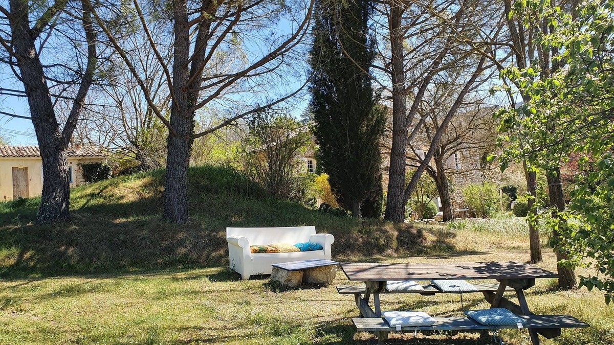 Rustrel Cottage | The Iguana gites at the foot of Colorado Provençal