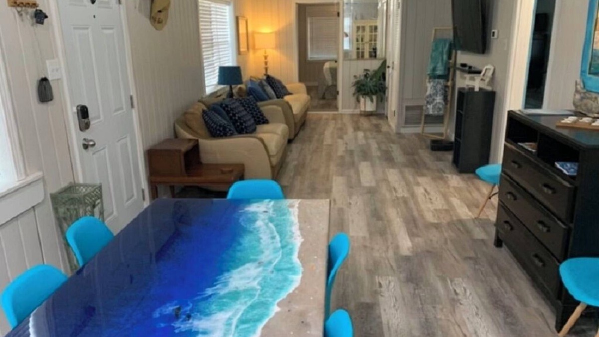 Navarre Cottage | The Incognito Mermaid - 3 Bedrooms - 5 Miles From Navarre Beach