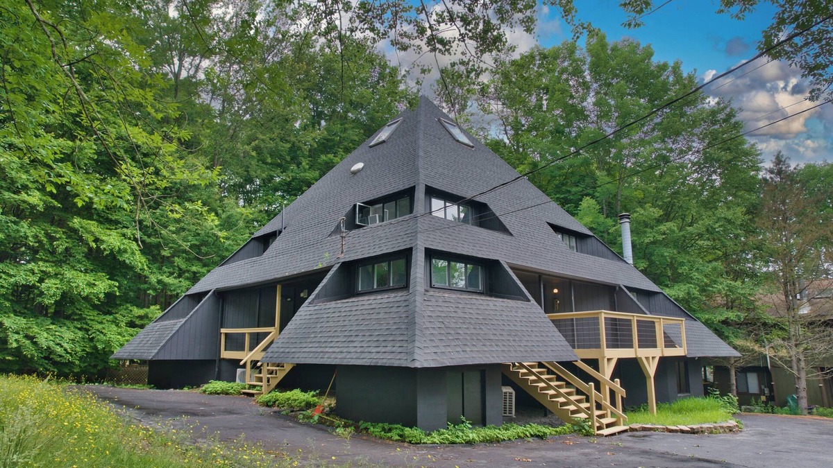 Hamlin Cabin | The infamous Pocono Pyramid nFeatured on HGTV Ugliest House In America!