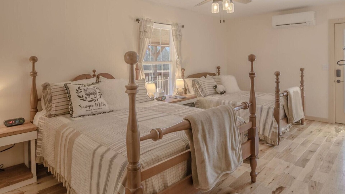 Whitley City Bed & Breakfast | The Inn at Beulah Farm - The Pen