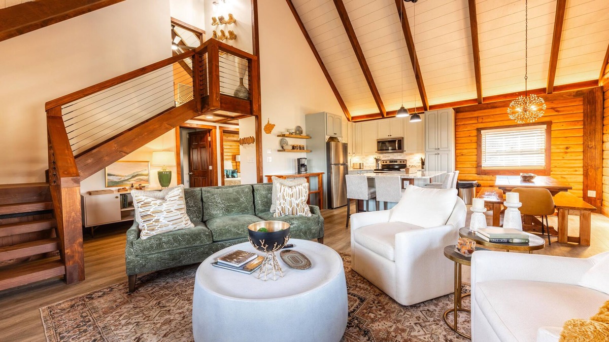 Davis Hotel | The Inn at Canaan