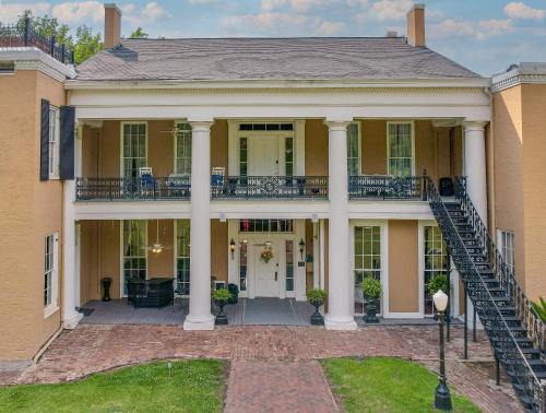 Vicksburg Hotel | The Inn at Cedar Grove
