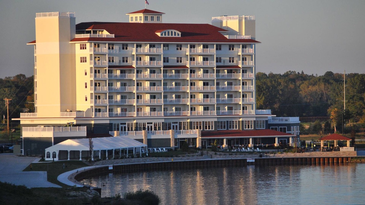 Saint Joseph Hotel | The Inn At Harbor Shores