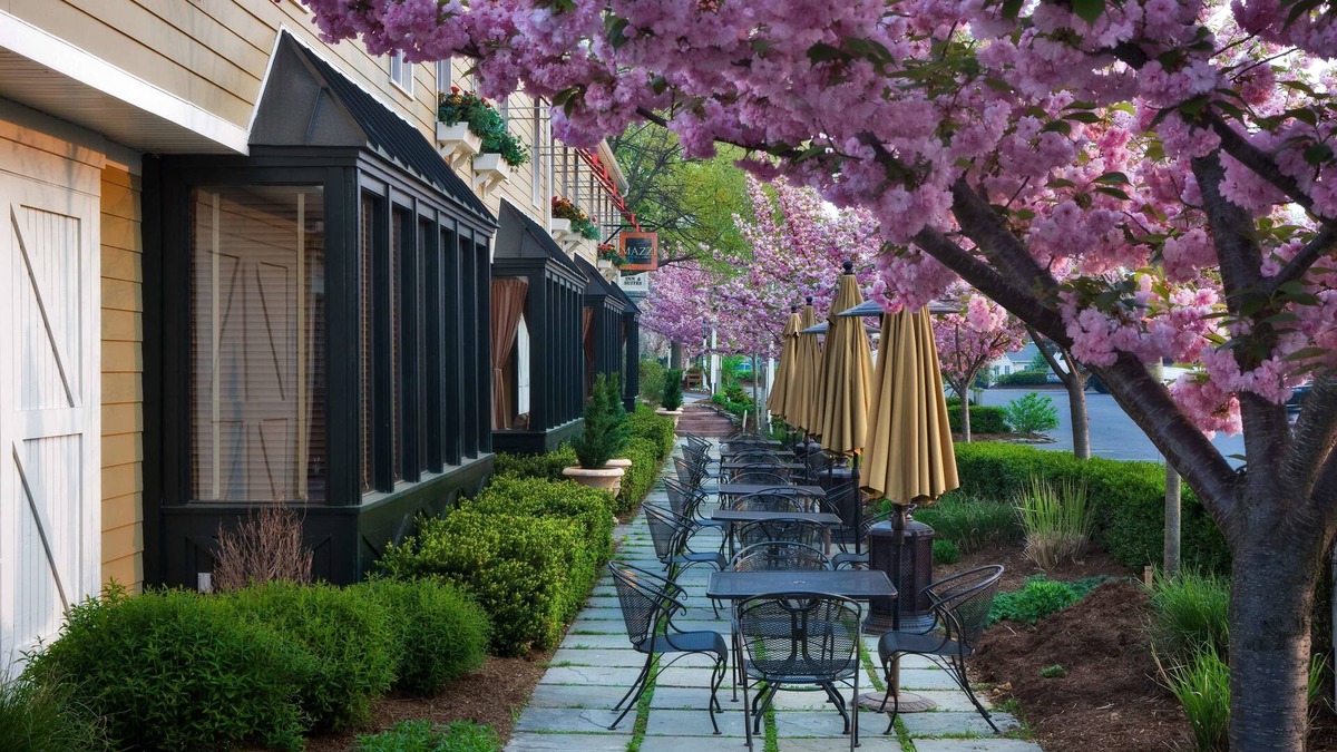 Leacock-Leola-Bareville Hotel | The Inn At Leola Village, a Historic Hotel of America