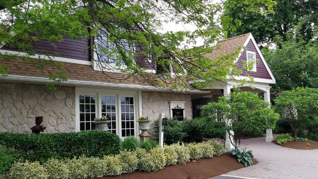 Leacock-Leola-Bareville Hotel | The Inn at Leola Village, a Historic Hotel of America