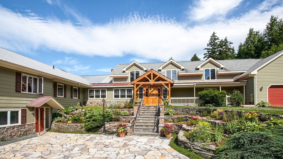 Wilmington Cabin | The Inn at Quail Run - Wilmington, Vermont-Family Reunion 11 BRs 10Ba