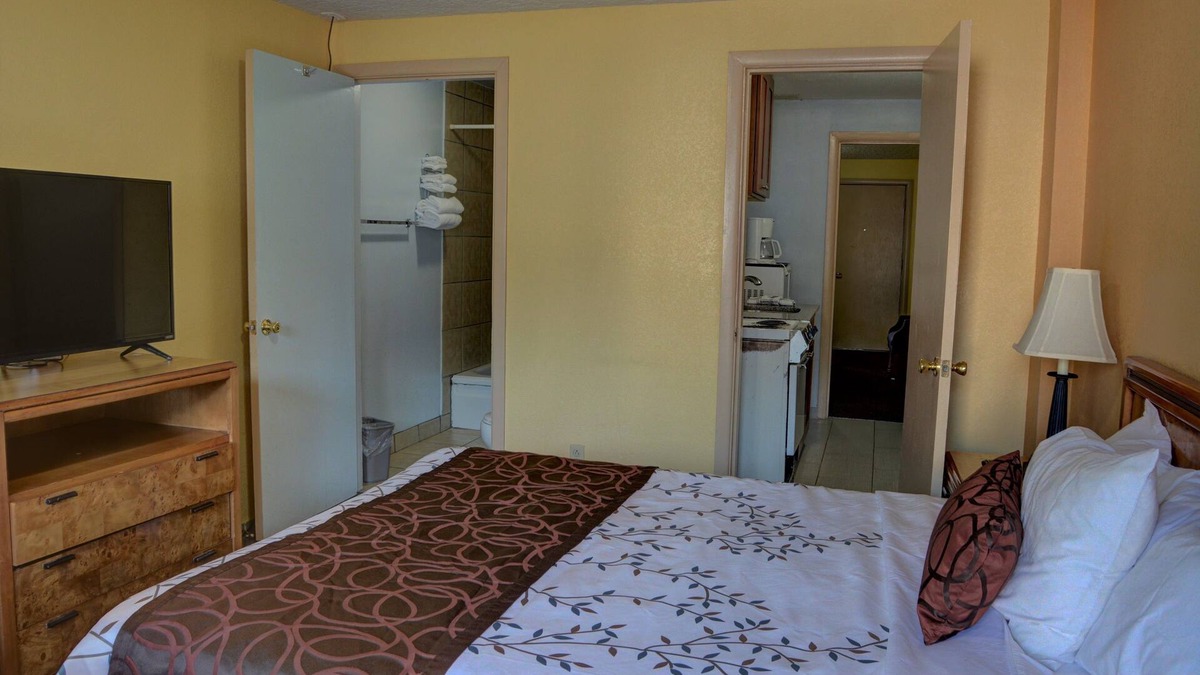Starcrest Hotel | The Inn At Salmon Creek