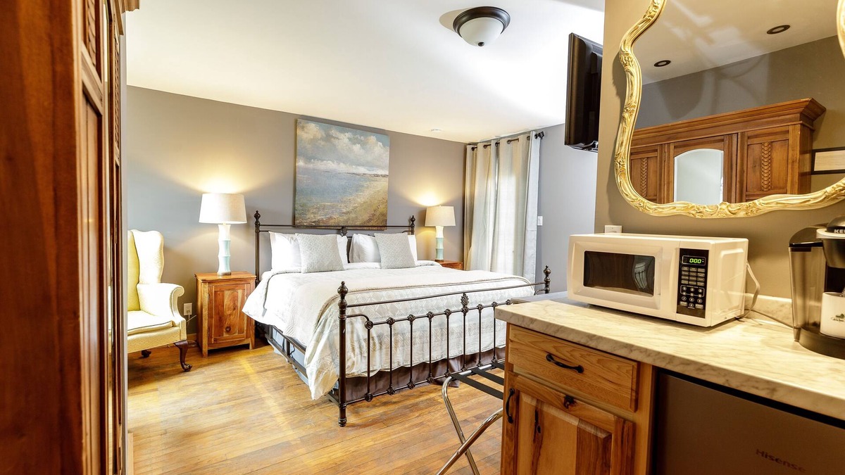 Warm Springs Hotel | The Inn At Warm Springs