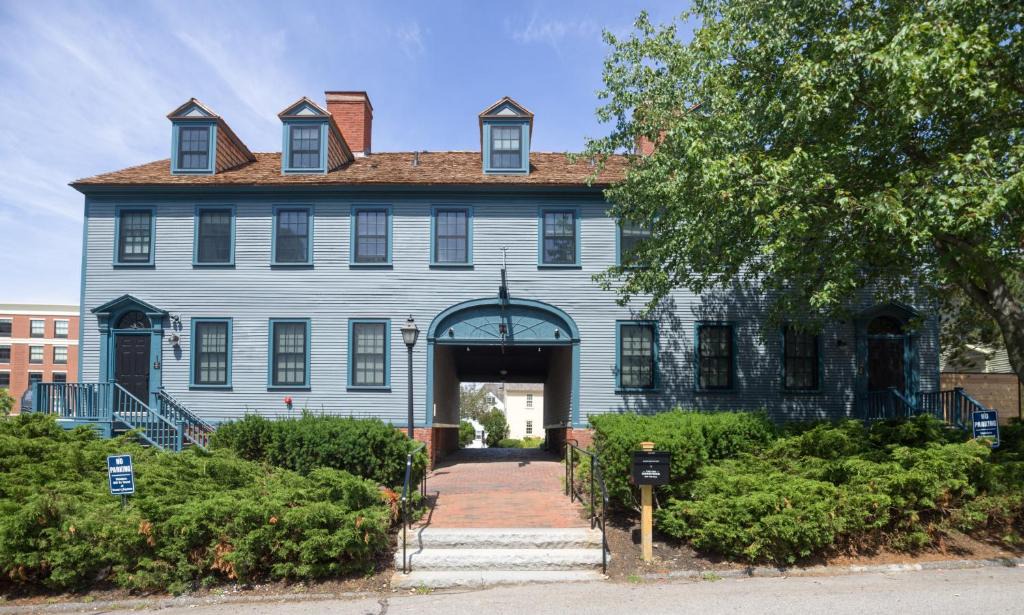 Portsmouth Apartment | THE INN DOWNTOWN - Portsmouth, NH