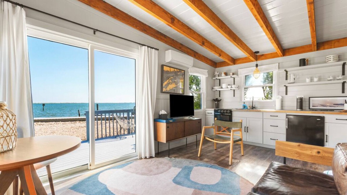 Hampton Bays Hotel | The Inn Spot