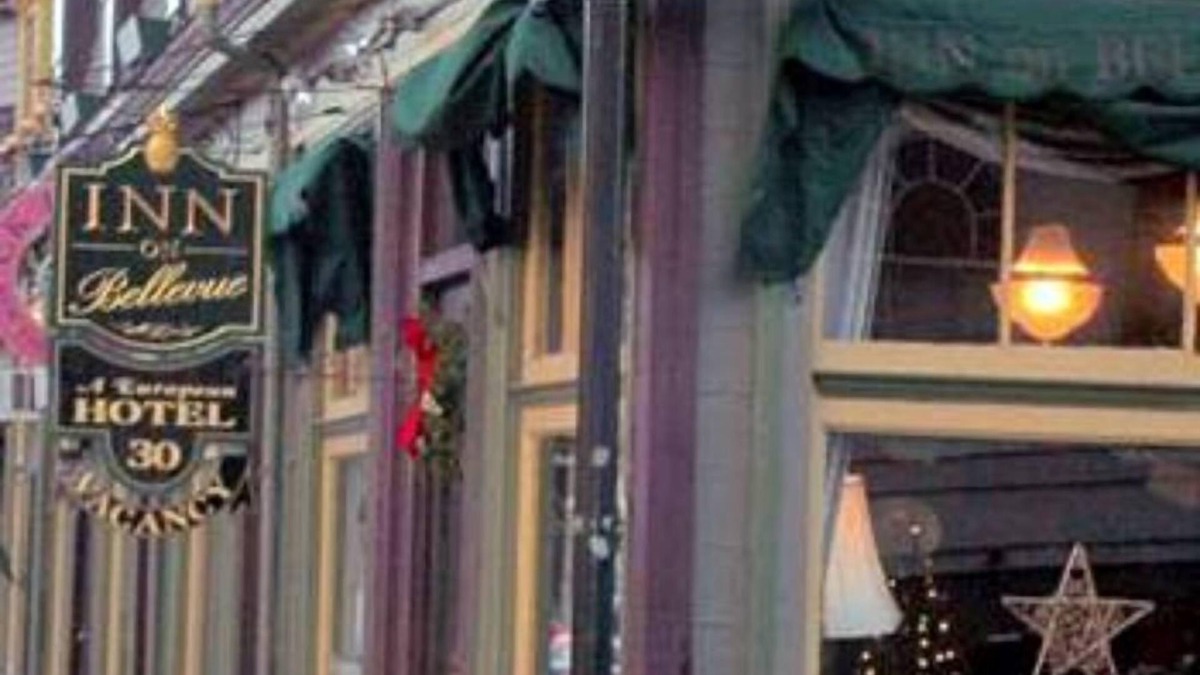 Top of the Hill Bed & Breakfast | The Inns On Bellevue