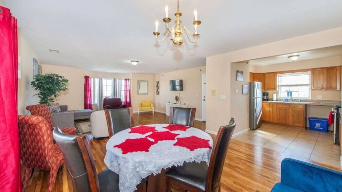 Ironbound District Apartment | The Inviting Escape 5BR |8 Min to EWR | Parking.