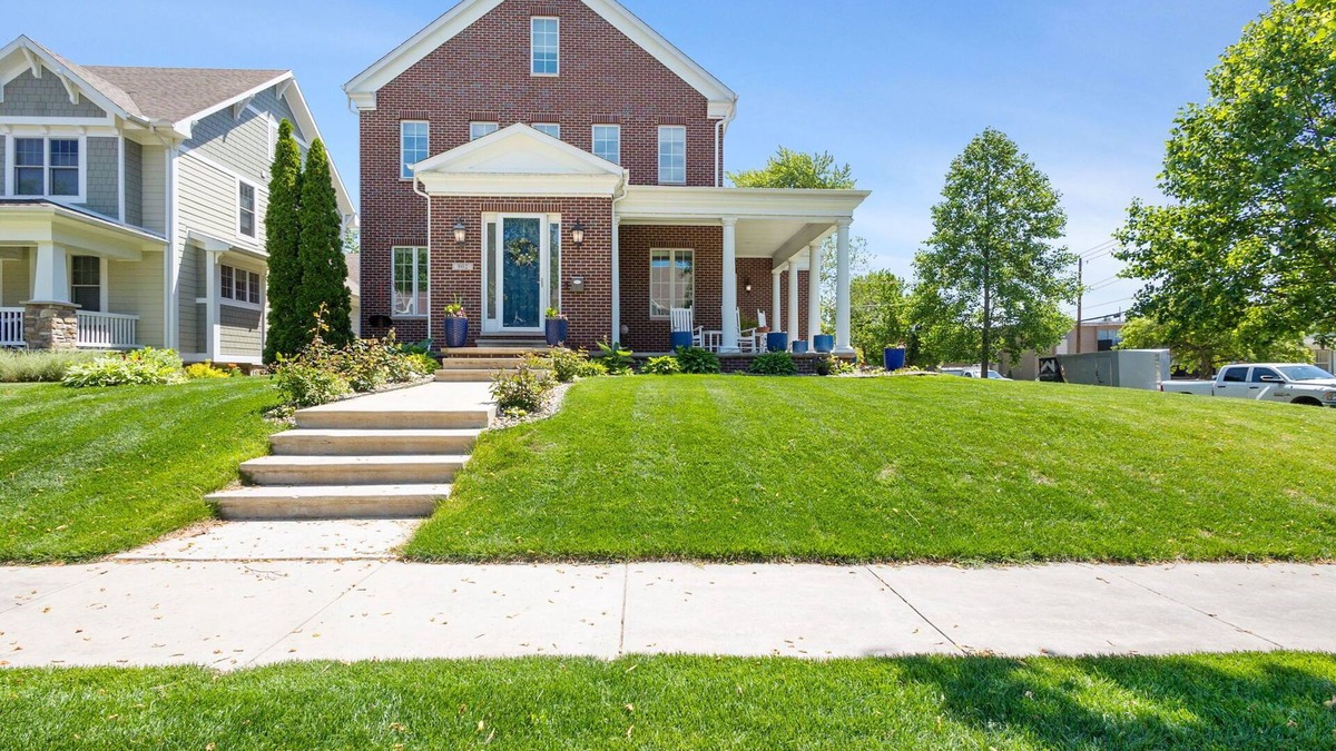 Northeast South Bend House | The Irish Grand | 4BR Home | 0.5 Mi to Campus | Sleeps 20