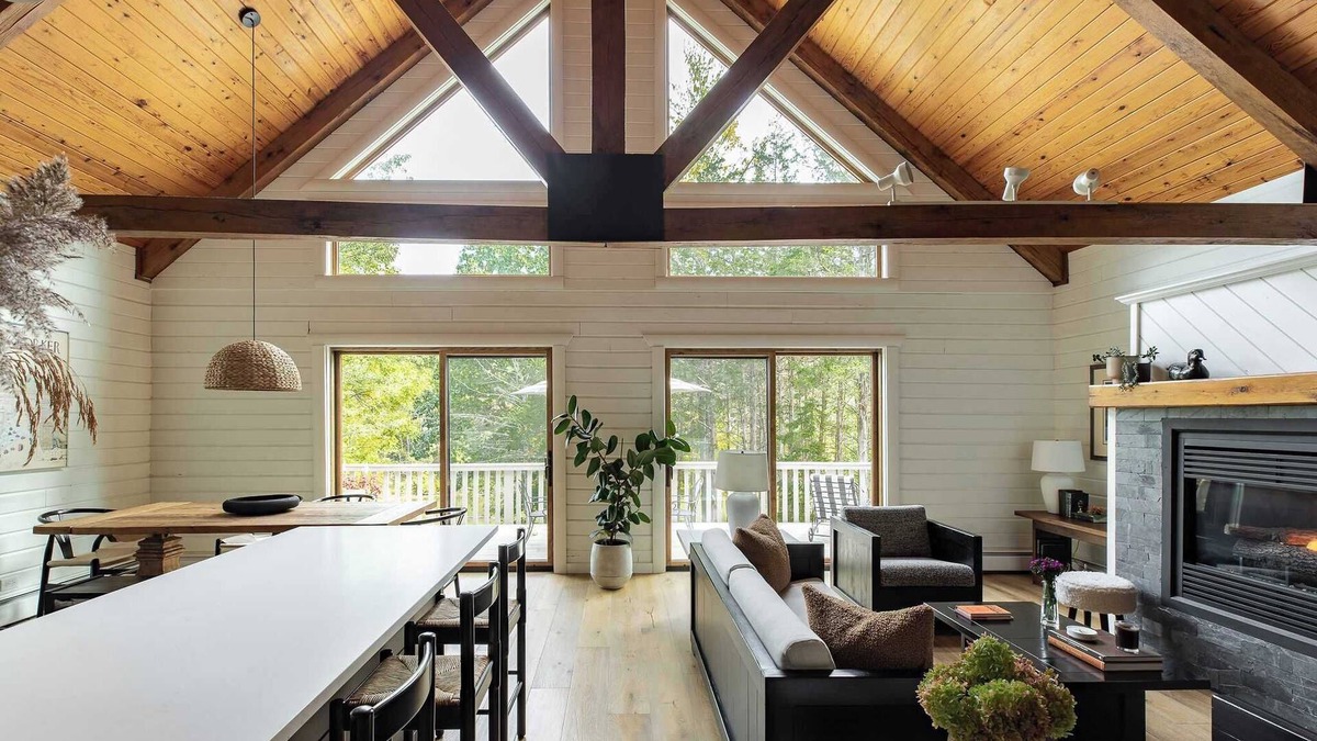 Athens House | The Iron Ore Cabin: Lakefront Adventure