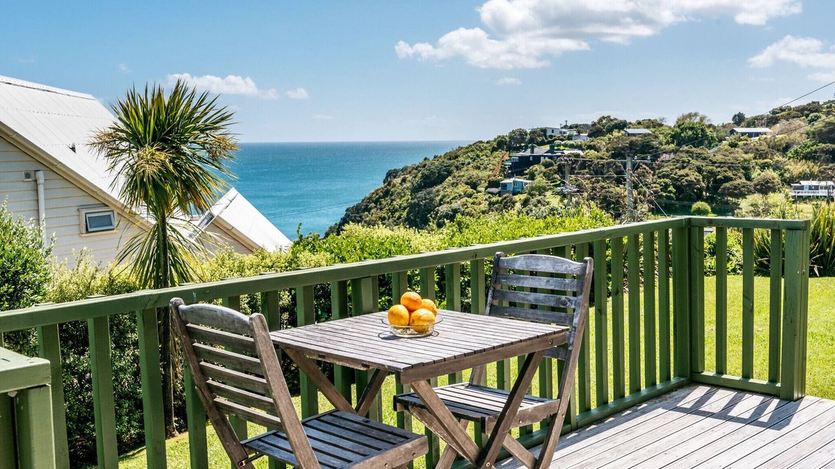 Oneroa Cottage | The Island Gem - Oneroa Holiday Home