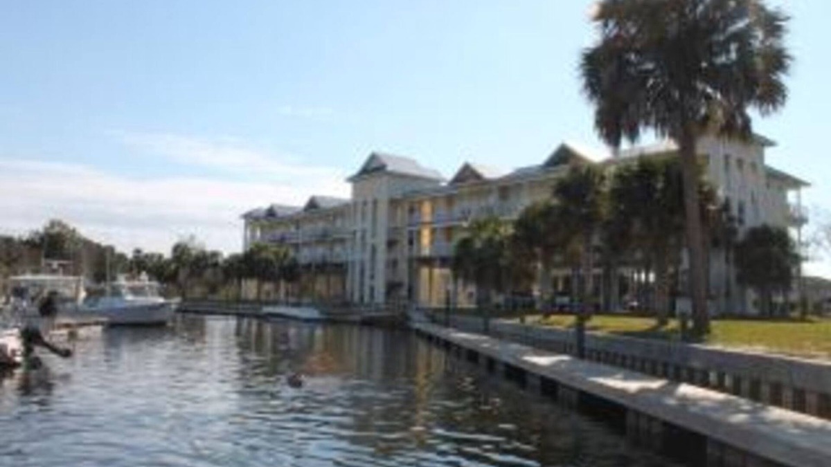 Suwannee Condo | The islander