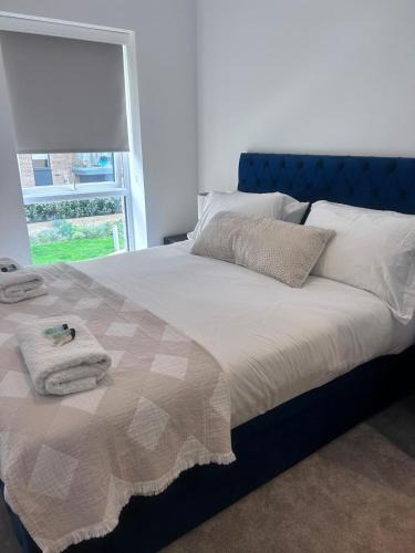 Harlow Apartment | The Ivy Abode 2 bed Apartment