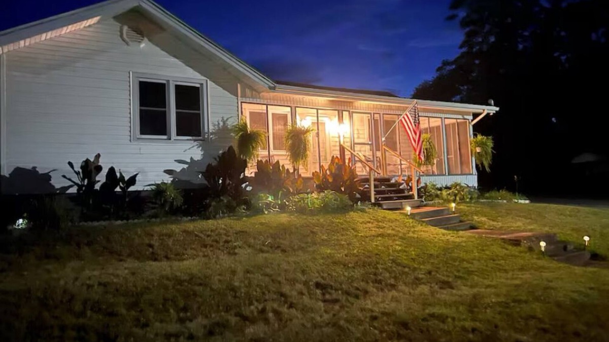Eminence House | The Jacks Fork Town House in Eminence