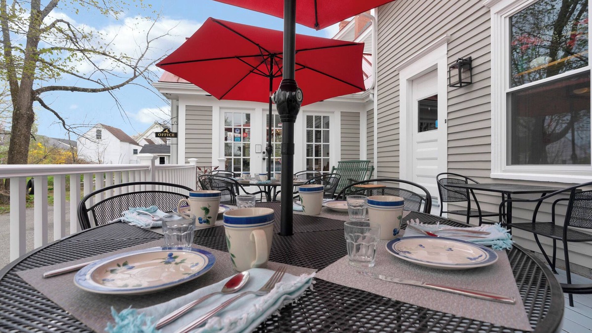 Freeport Bed & Breakfast | The James Place Inn B&B