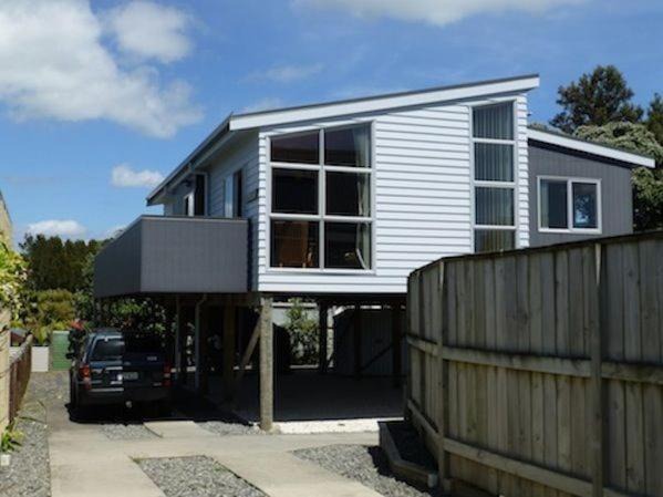Waihi Beach House | The Jandal - Waihi Beach Holiday Home