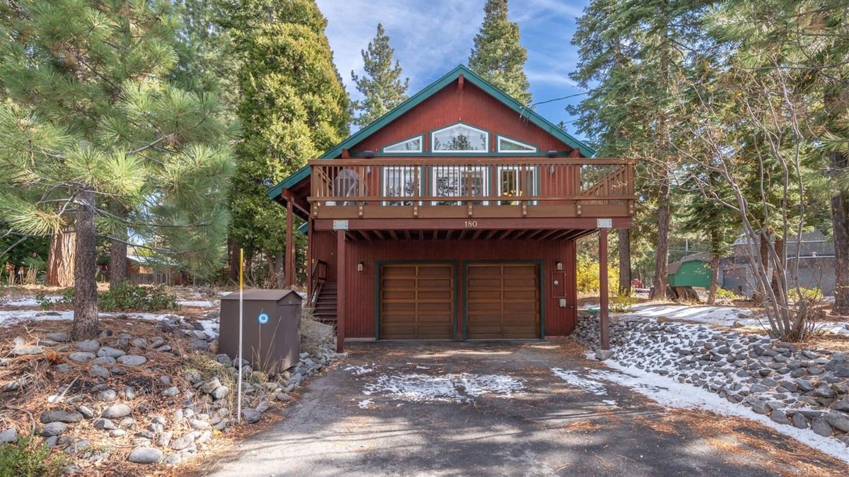 Lake Forest Cabin | The Jay Chalet, 3BD/2.5BA, Private Hot Tub, Close to Tahoe City