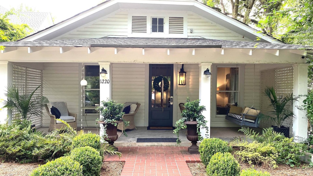 Oxford House | The John Marie House - South Lamar Historic District -3 King Bds - Walk to Sq.