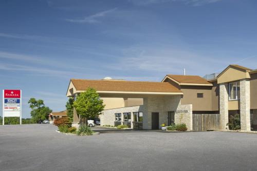 Jordan Harbour Hotel | The Jordan Hotel Ramada by Wyndham