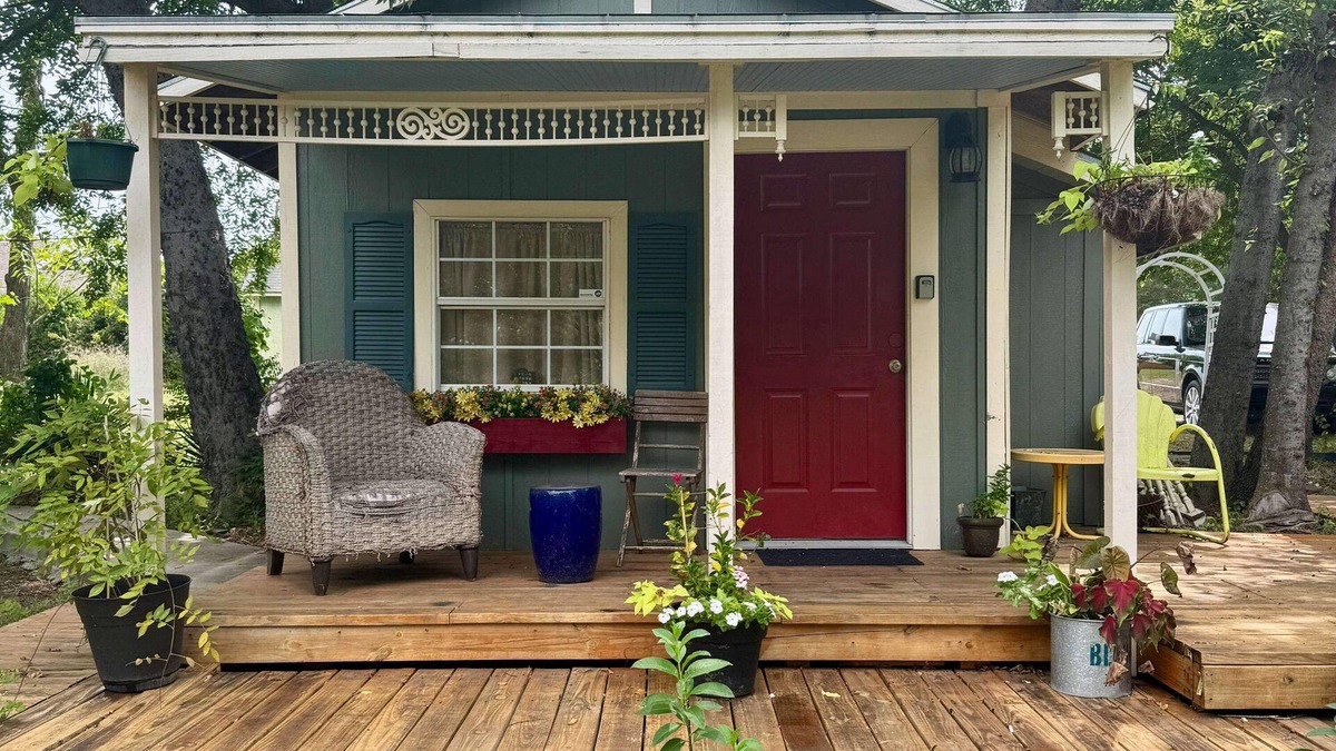 Bonham House | The Judge Roy Bean Cottage at Four Winds