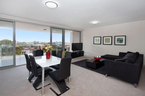 Bondi Junction Apartment | The Junction Palais - Modern and Spacious 2BR Bondi Junction Apartment Close to Everything
