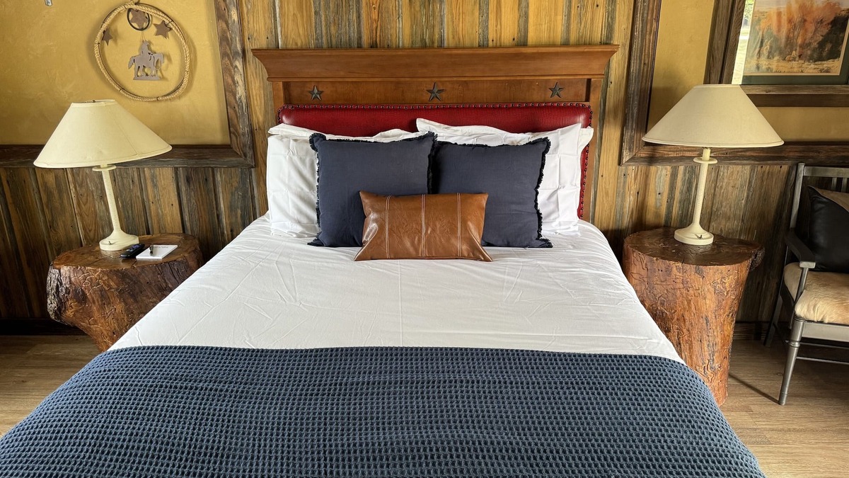 Christoval Hotel | The Juniper Room - The Ranch House Motel