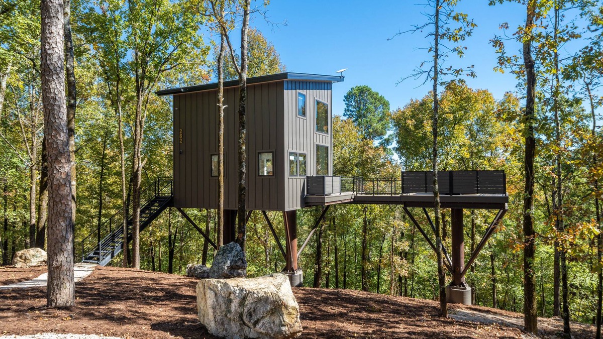 Hot Springs Cabin | The Kite Treehouse, Hot Tub, Mountaintop