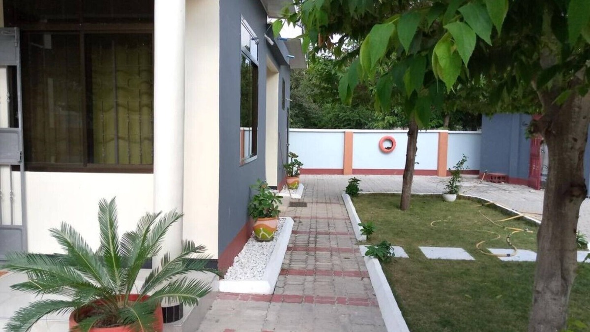 Upanga East House | The Kanyi KG2 !