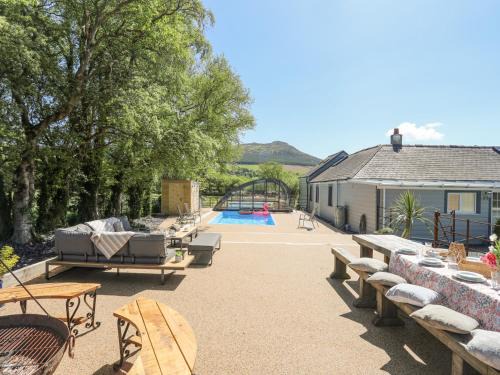 Garn Fadryn House | The Keepers Lodge