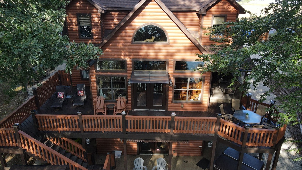 Scottsville Cabin | The Kentucky Kajun! A Beautiful 5 Bed/4 Bath Cabin On Barren River Lake.