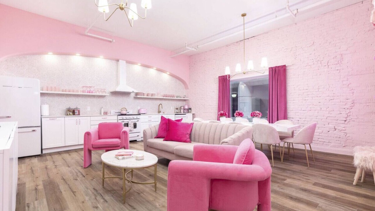 Downtown Louisville Apartment | The Kentucky Rose by Hollyhock Suites