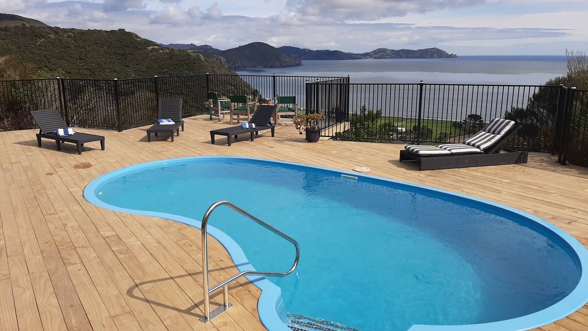 Kaeo Apartment | The Kereru's Nest. Overlooking the wonderful Tauranga Bay beach