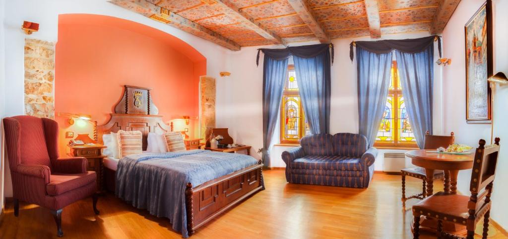 Hradcany Hotel | The King Charles