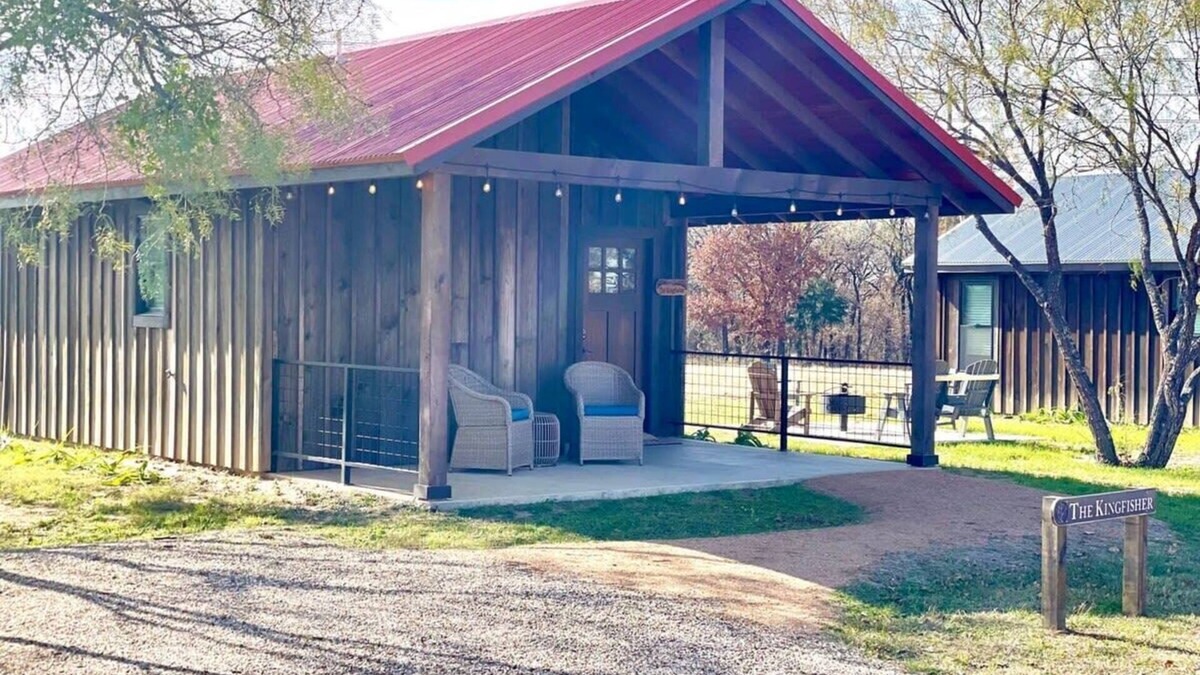 Elm Mott Ski Chalet | The Kingfisher Cabin 15MIN to Magnolia & Baylor
