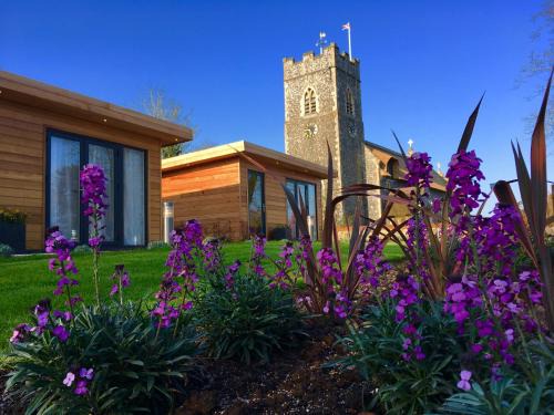 Irstead Cabin | The Kings Arms - Fleggburgh