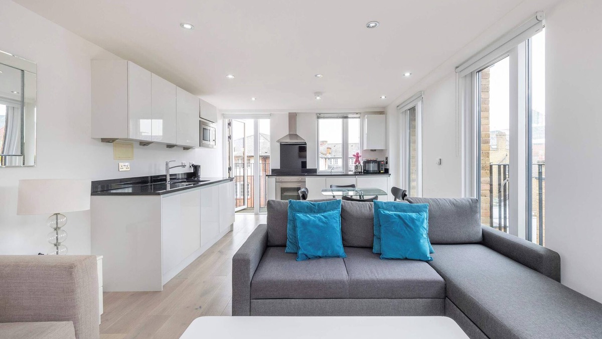 Euston Apartment | The Kings Residence - St Pancras - by Frankie Says