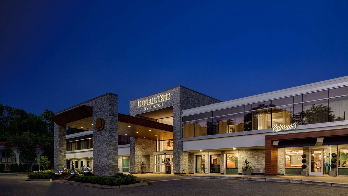 Bloomfield Hills Hotel | The Kingsley Bloomfield Hills - a DoubleTree by Hilton