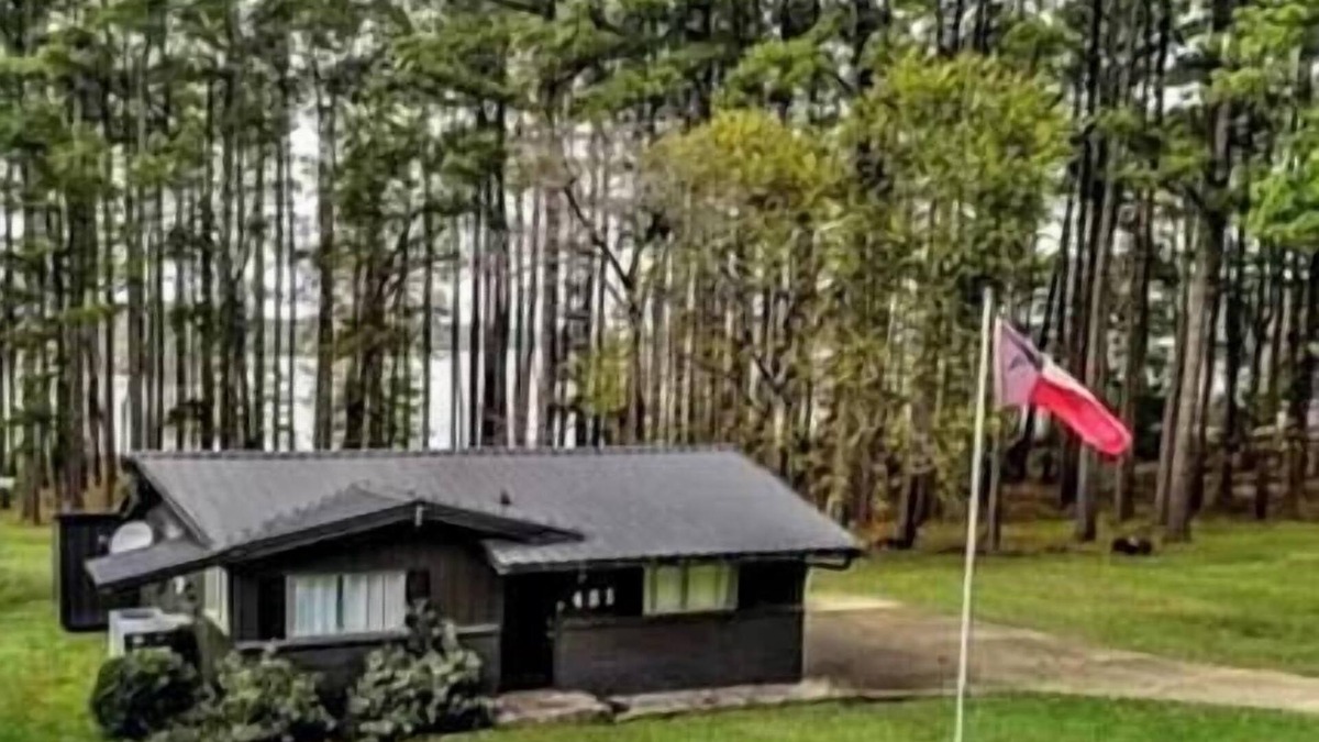 Jefferson House | The Knotty Pine on Lake O the Pines Waterfront