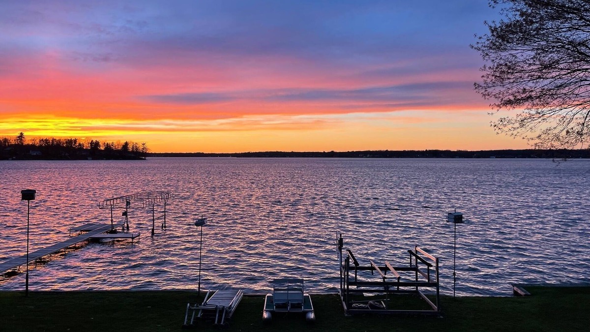 Newaygo Cottage | The Knotty Pine Retreat on Hess Lake