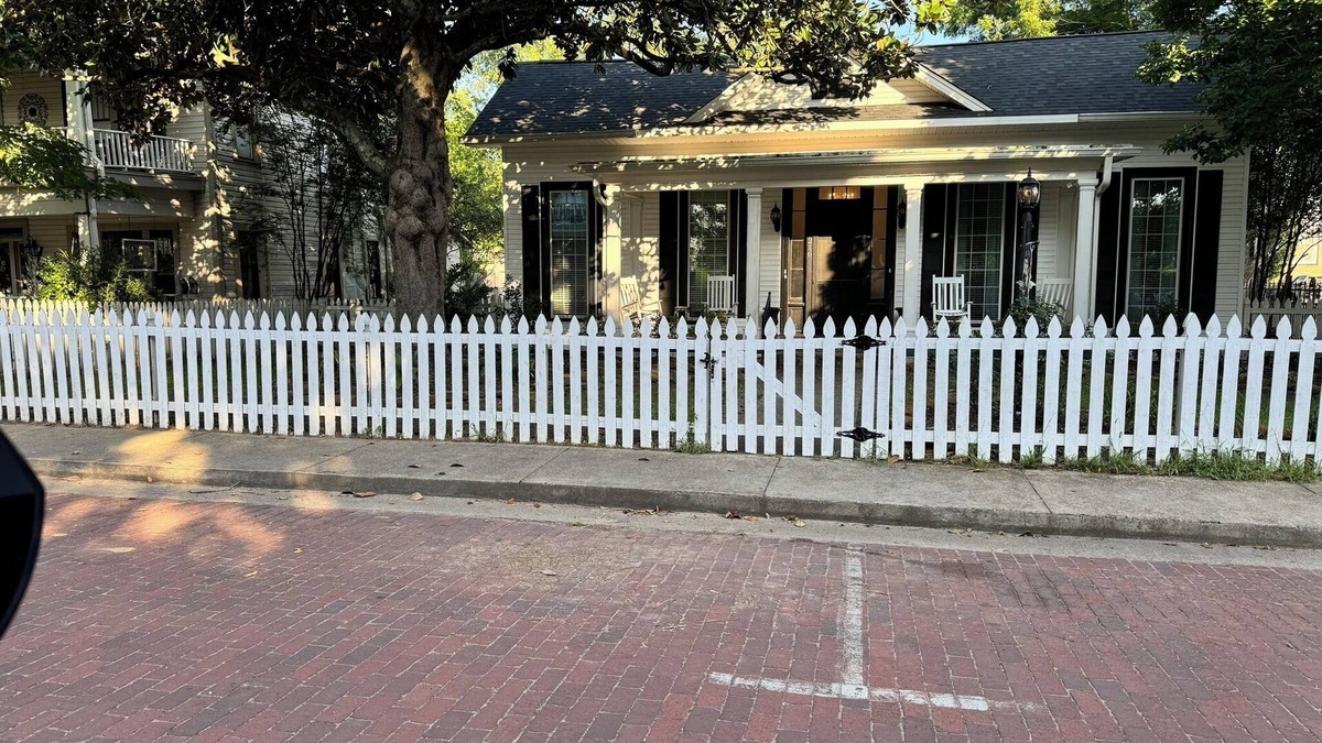 Jefferson House | "The Koop" A jewel in JeffersonnSide B